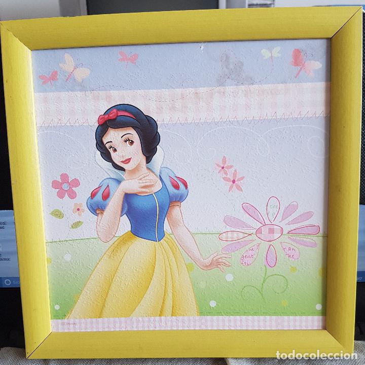 Cine: L&Aacute;MINA DE MADERA CON DIBUJO DE BLANCANIEVES; ENMARCADA; CON GANCHO PARA COLGAR.