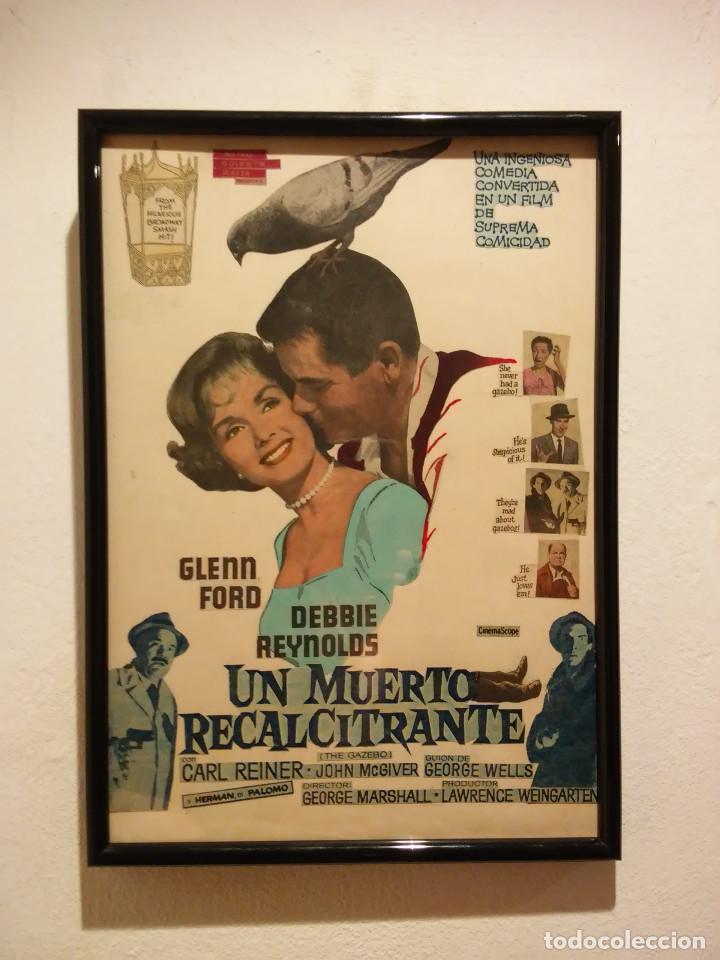 Cinema: ANTIGUO ANUNCIO ENCARTONADO -A4- UN MUERTO RECALCITRANTE - DEBBIE REYNOLDS