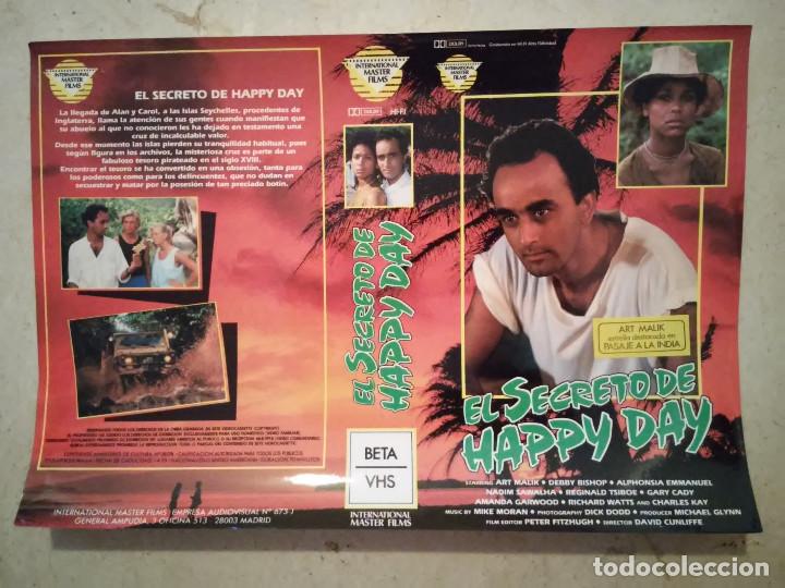 Cine: CARATULA ORIGINAL -A4- EL SECRETO DE HAPPY DAY - ARCHIVO - ART MALIK