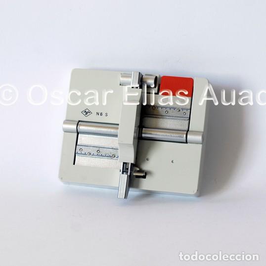 Cine: Empalmadora cinta Super 8. Agfa, Made in Germany. Modelo F 8S. En buen estado, con se&ntilde;ales de uso.