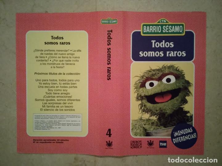 Cine: CARATULA ORIGINAL -A4- TODOS SOMOS RAROS - BARRIO SESAMO