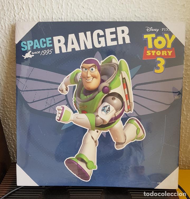 Cine: CUADRO TIPO LIENZO EN BASTIDOR DE MADERA; PEL&Iacute;CULA TOY STORY 3. NUEVO, PLASTIFICADO.