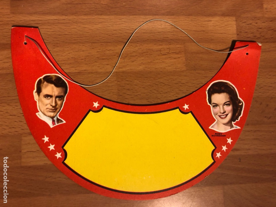 Cine: Visera de cart&oacute;n cine cary grant romy schneider