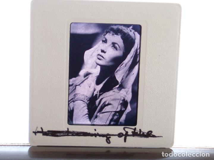 Cine: DIAPOSITIVA DE PRENSA. AGENCIA EFE. 5X5 RAREZA. ELIZABETH TAYLOR. LIZ. DIVA. ivanhoe 1952.