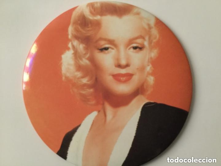 Cine: Marilyn monroe - pin 14,3 cm. - tama&ntilde;o grande