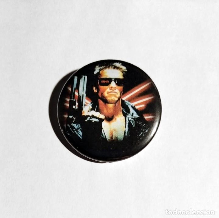 Cine: TERMINATOR - CHAPA 31MM (CON IMPERDIBLE) - Foto 1