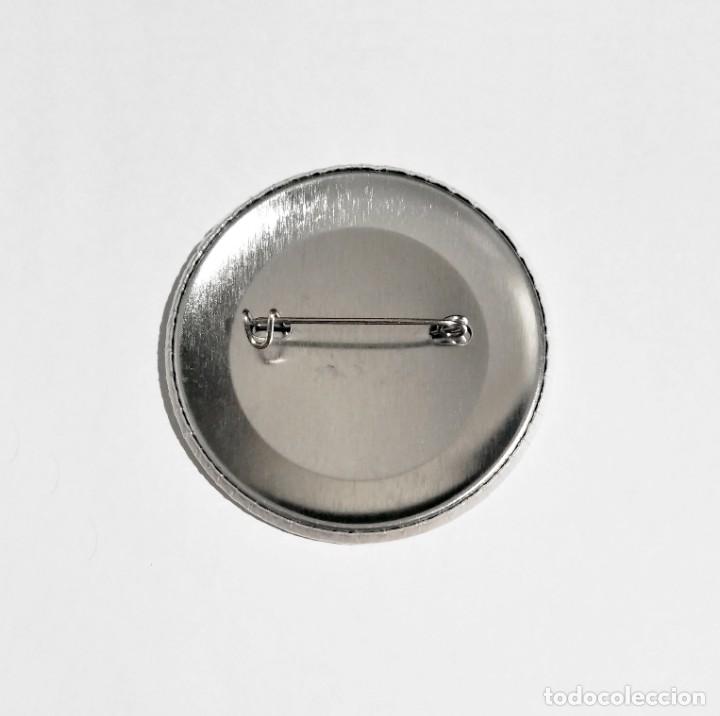 Cine: CHEWBACCA - CHAPA 59MM (CON IMPERDIBLE) - Foto 2