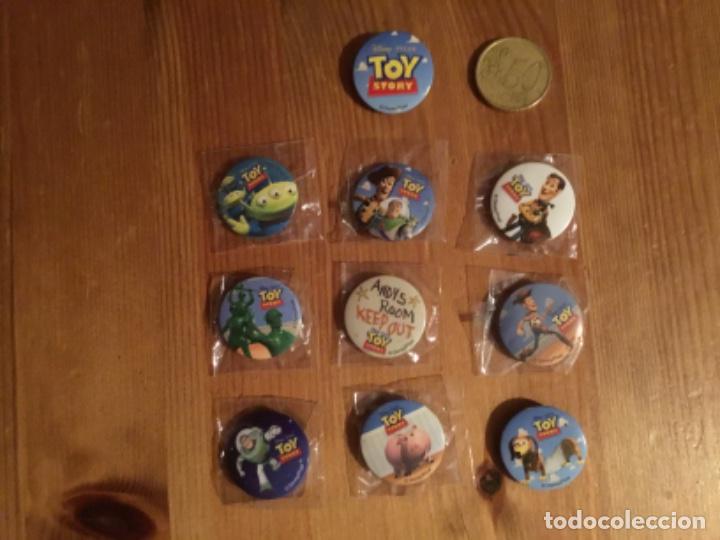 Cine: LOTE DE 10 ALFILERES CHAPA DISTINTOS, DE &ldquo;TOY STORY&rdquo;