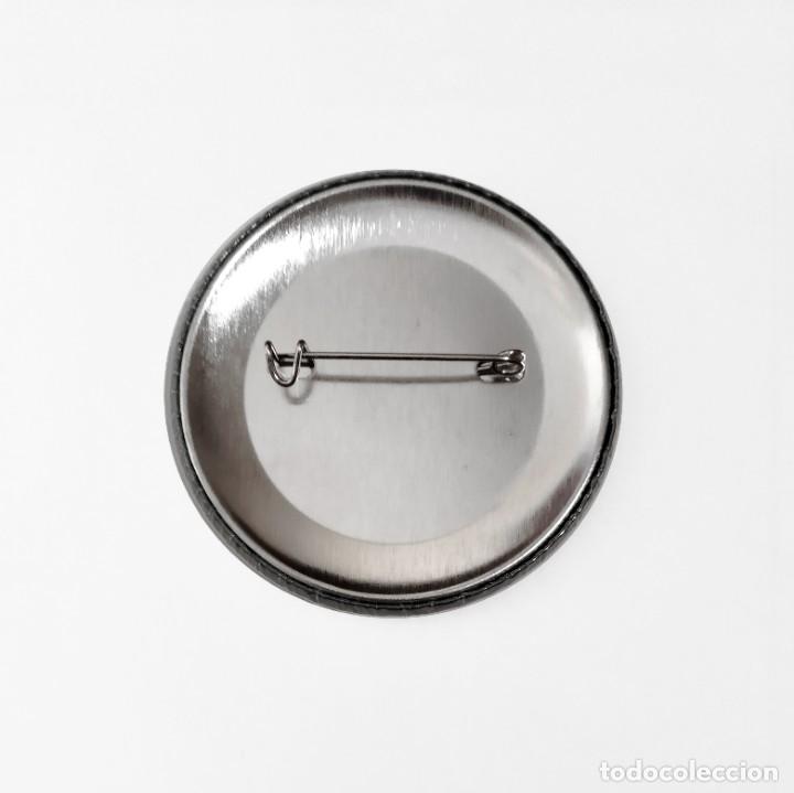 Cine: BREAKING BAD - CHAPA 59MM (CON IMPERDIBLE) - Foto 2