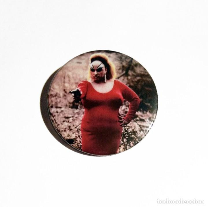 Cinema: DIVINE (PINK FLAMINGOS) - CHAPA 59MM (CON IMPERDIBLE)