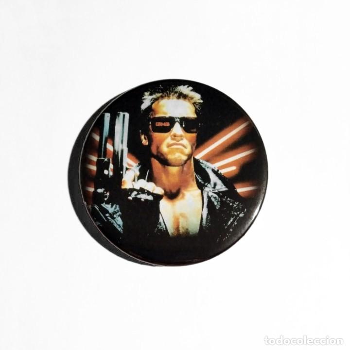 Cine: TERMINATOR - CHAPA 59MM (CON IMPERDIBLE) - Foto 1