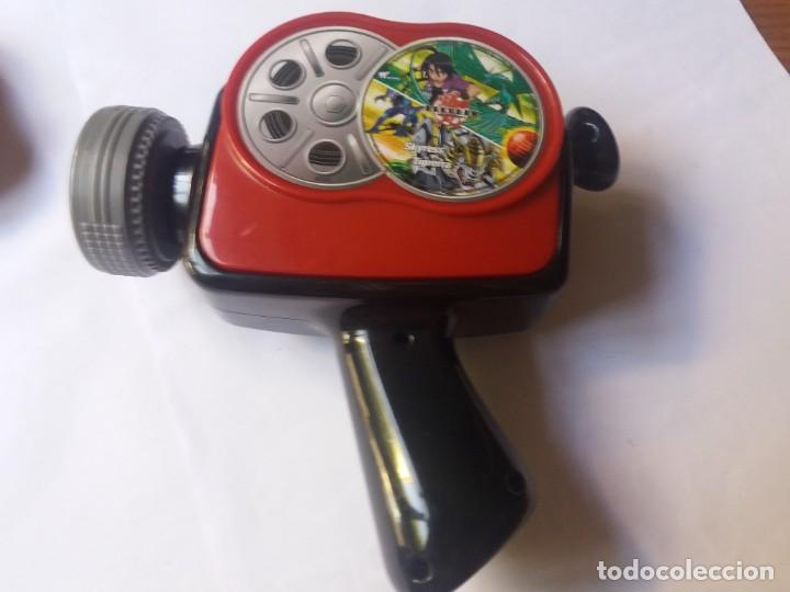 Cine: PROYECTOR MOVIE MOTI&Oacute;N. CON DOS PEL&Iacute;CULAS. BAKUGAN. EMPIEZA LA BATALLA Y SKYRES VS TIGRERA.