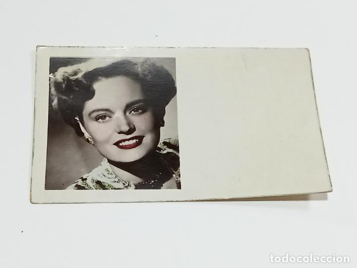 Cinema: ANTIGUO CROMO. ACTRIZ DE CINE A IDENTIFICAR. APAISADO. 10 X 6.5 CM.