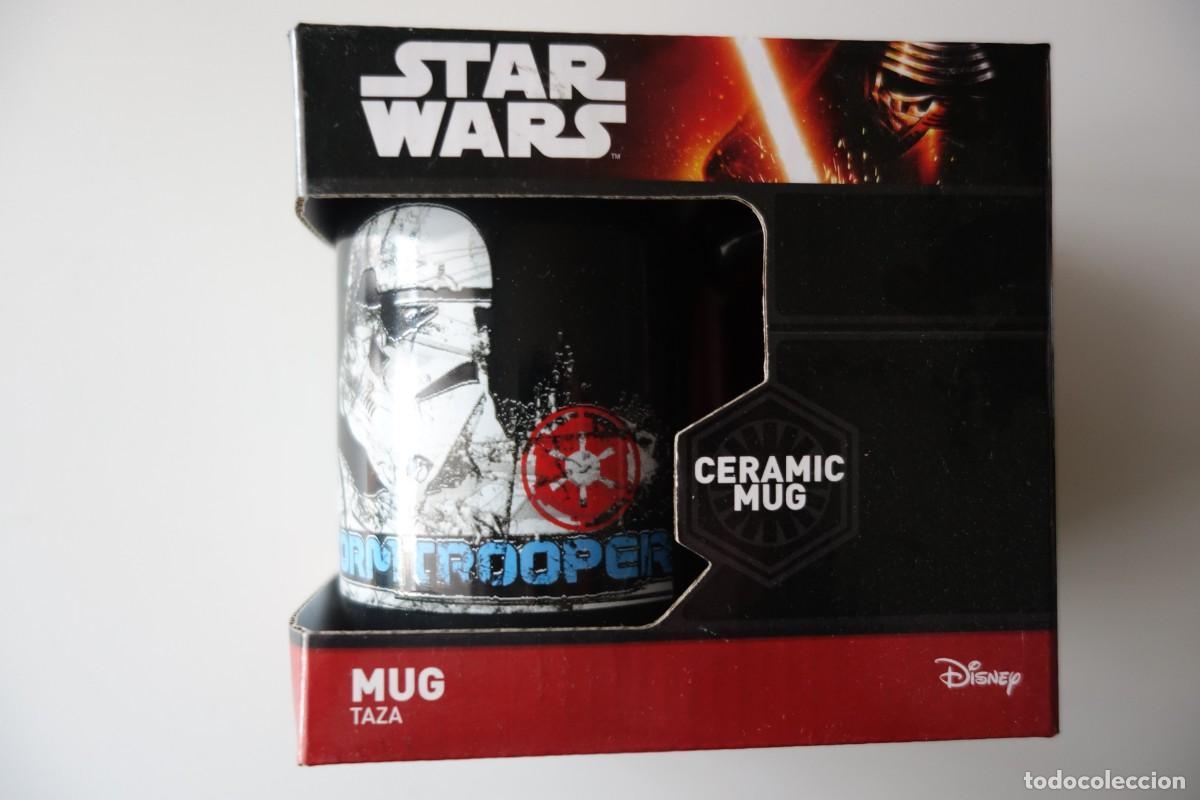 Cinema: STAR WARS: THE FORCE AWAKEN: Stormtrooper NEGRA. EPISODIO VII. TAZA OFICIAL DISNEY. DESCATALOGADA