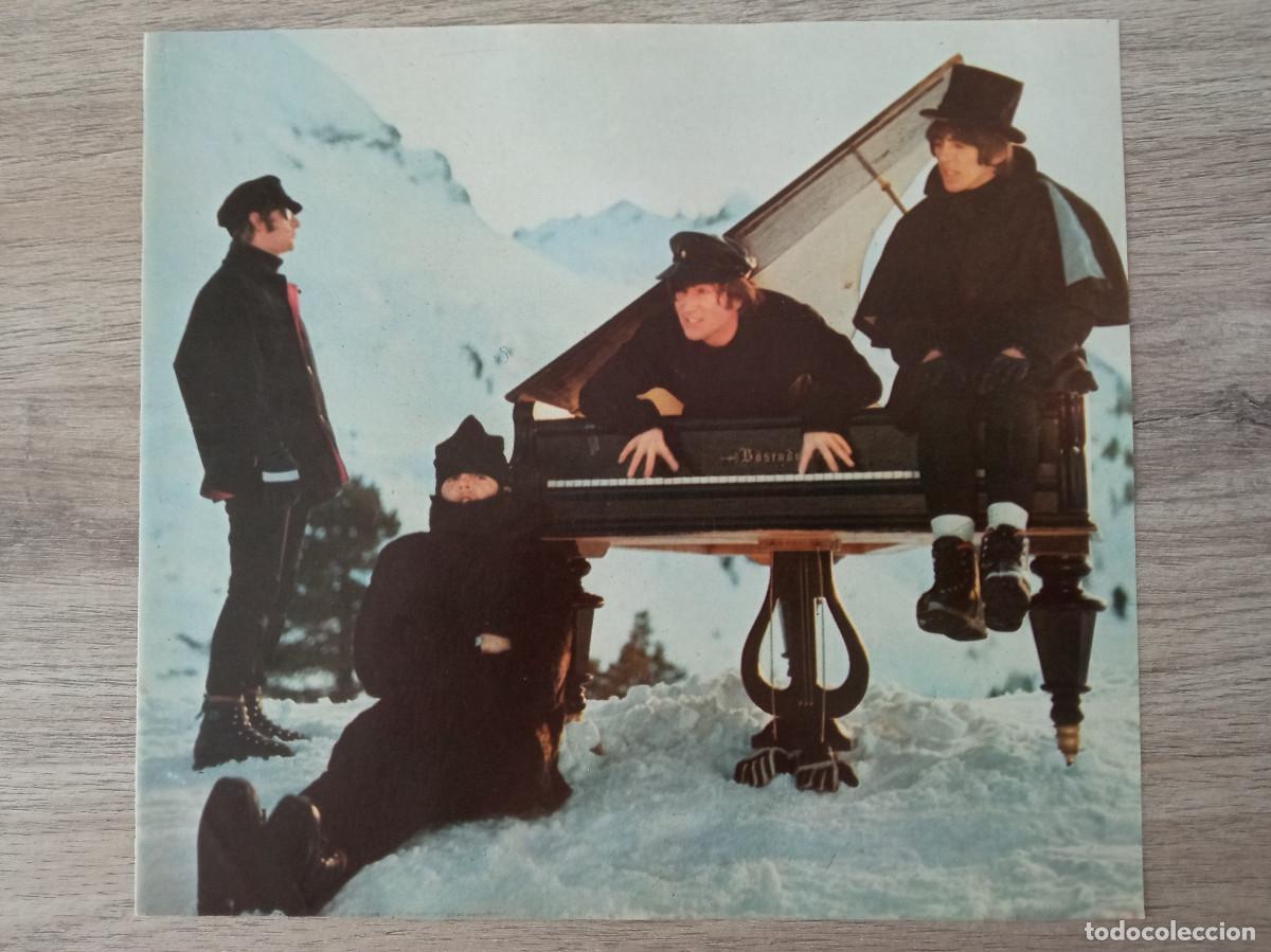 Cin&eacute;ma: ESCENA DE PELICULA DE LOS BEATLES, RECORTE DE REVISTA, 23 X 21 CM