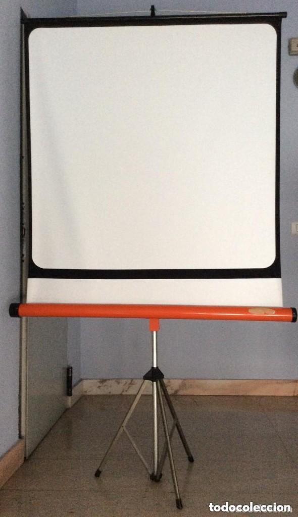 Cine: .- Pantalla de Proyecci&oacute;n Con Tr&iacute;pode ,Plegable - Foto 1