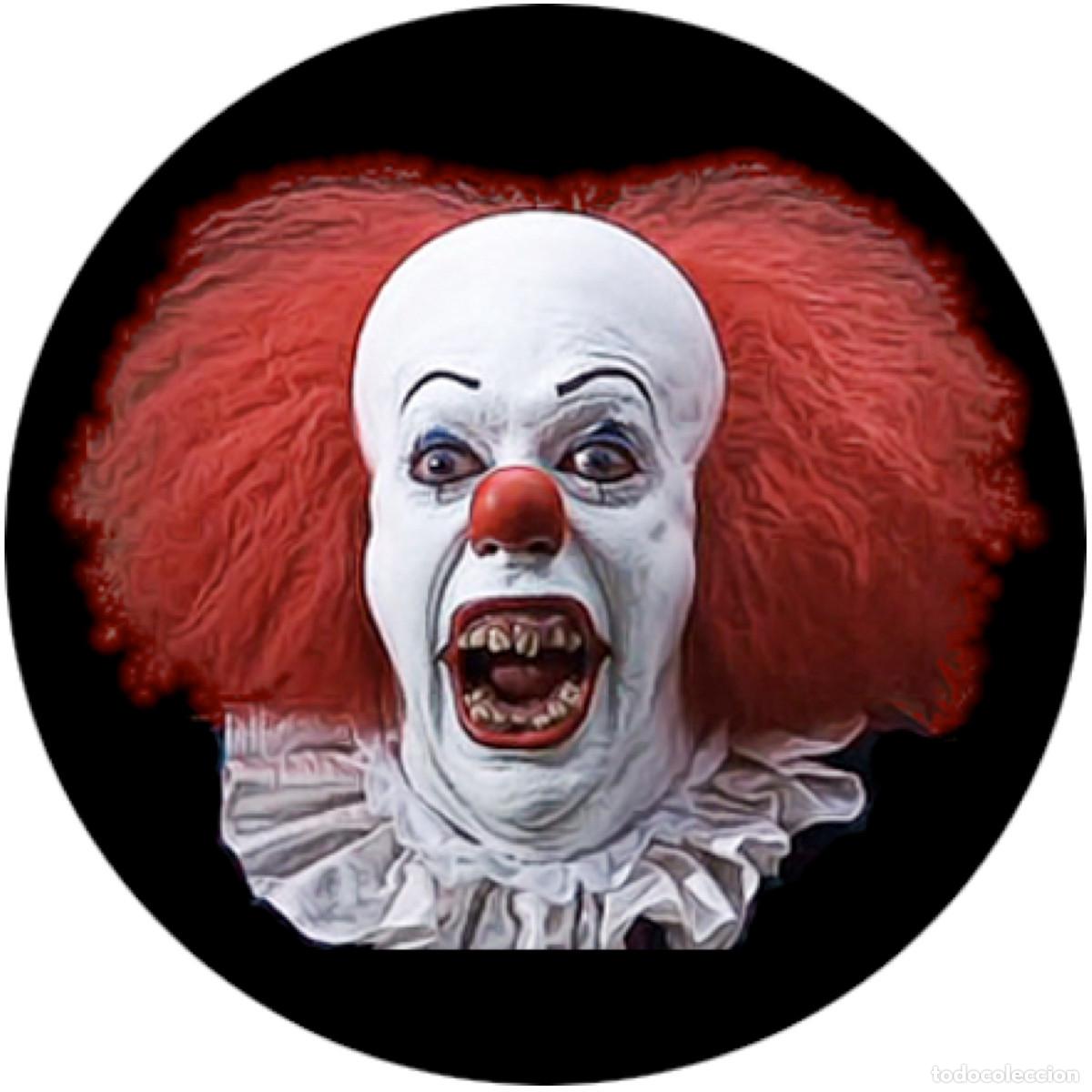 Cine: Chapa/Badge It . pin button stephen king tommy lee wallace terror tim curry