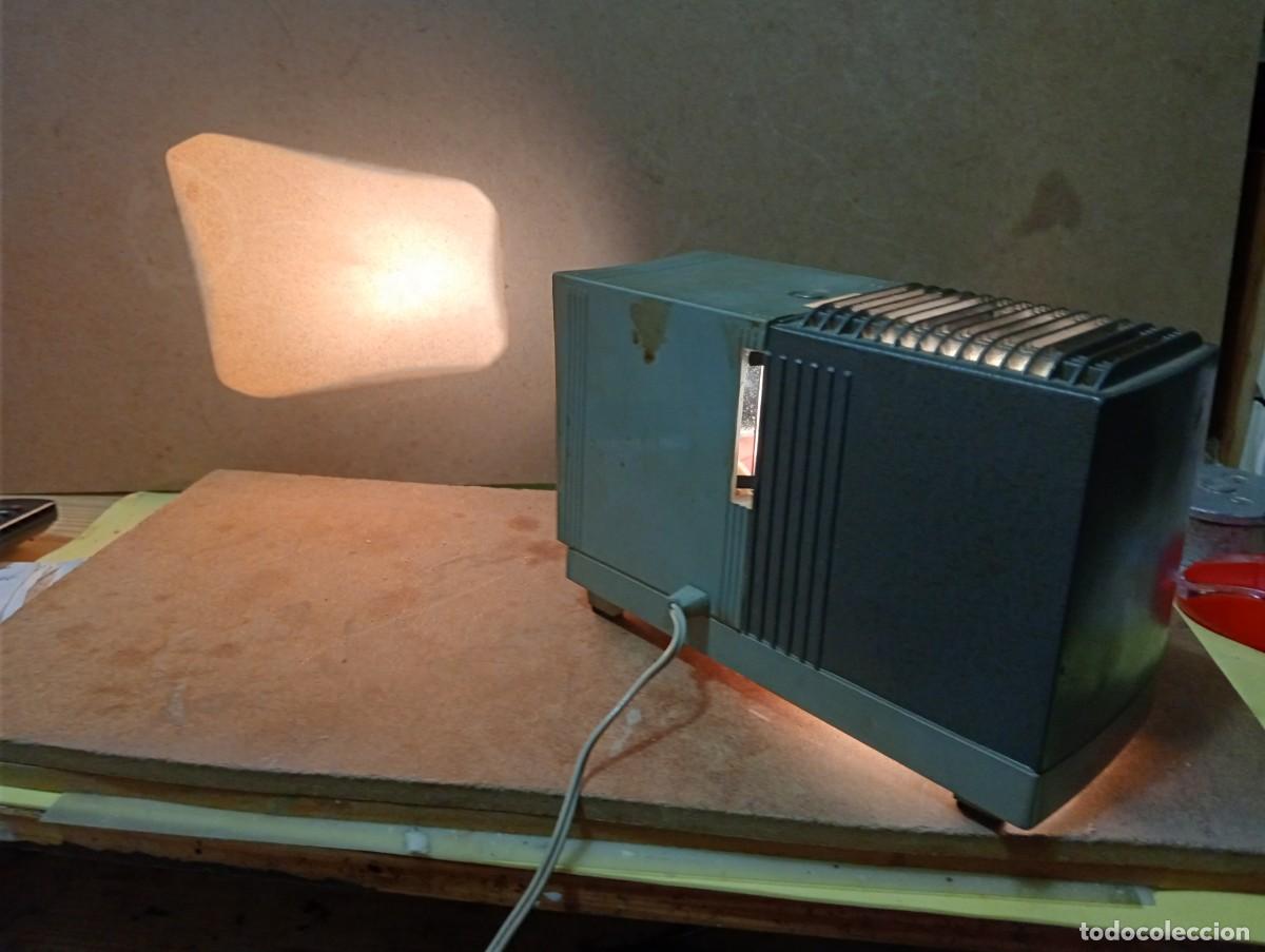Cine: Antiguo proyector de diapositivas - Foto 6