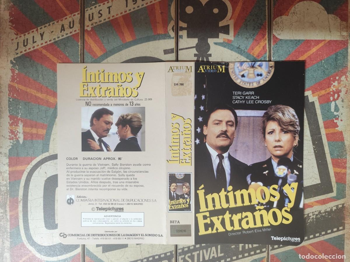 Cine: Car&aacute;tula Beta Intimos y extra&ntilde;os - Foto 1