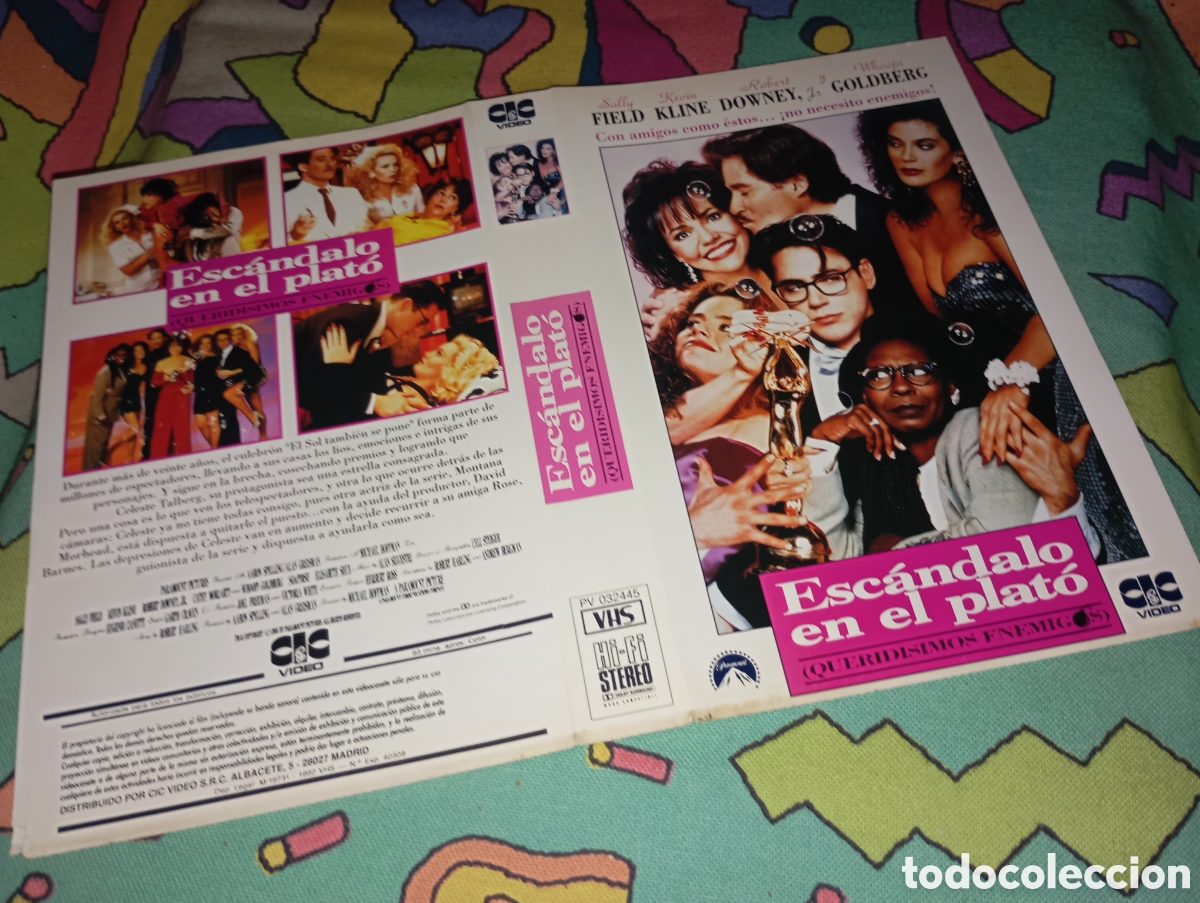 Kino: Car&aacute;tula vhs- esc&aacute;ndalo en el plato