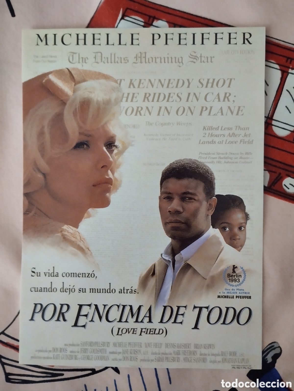 Kino: Minificha N1070 de Por Encima de Todo (Love Field).