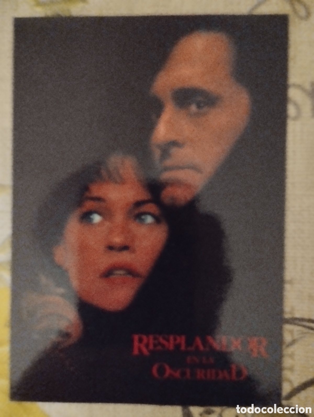 Kino: Minificha N1168 de Resplandor en la Oscuridad.