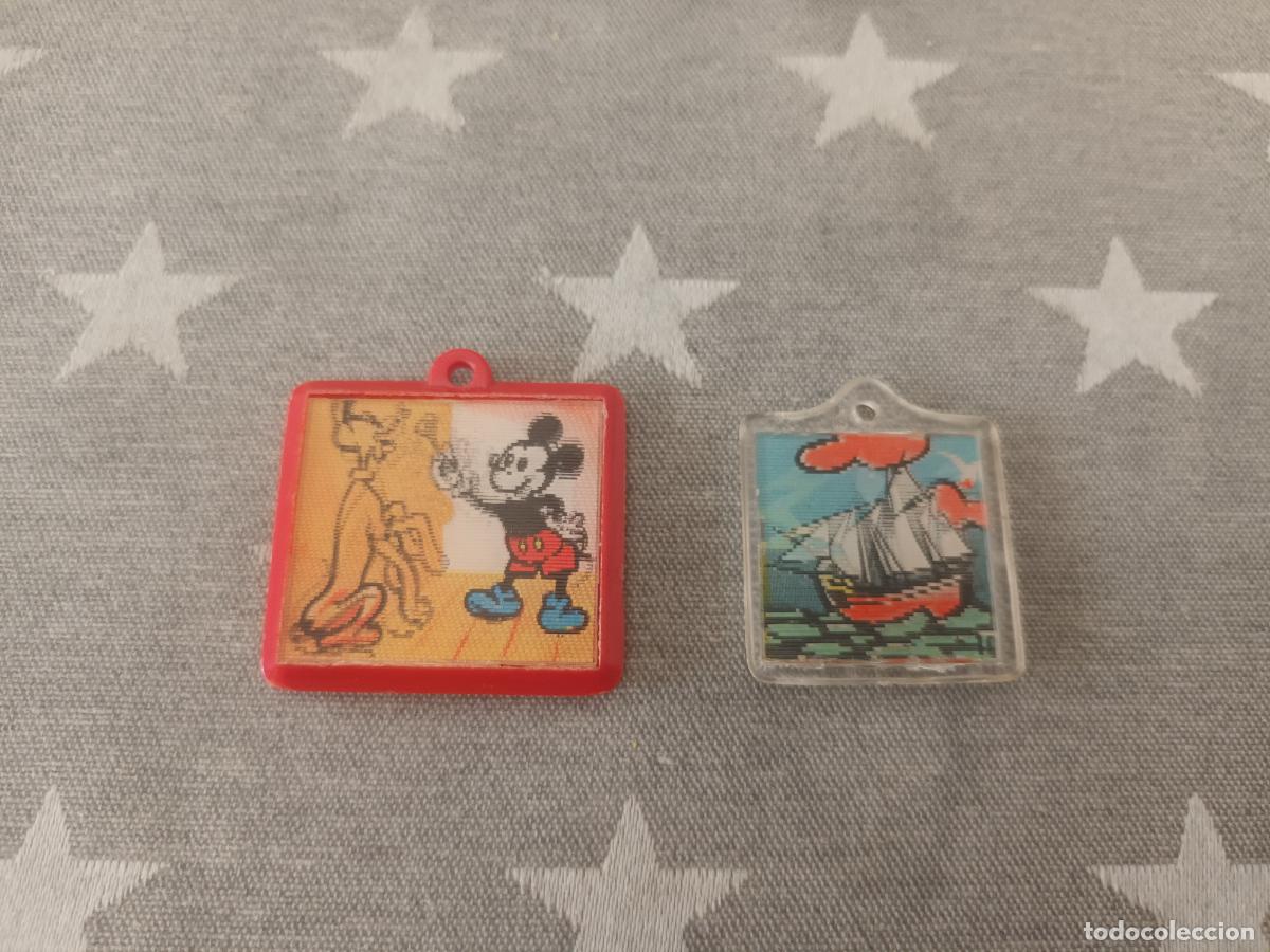 Cine: DOS COLGANTE LLAVERO HOLOGRAFICO. ANIVERSARIO CINE ATLANTICO BARCELONA 1936 1961 MICKEY MOUSE