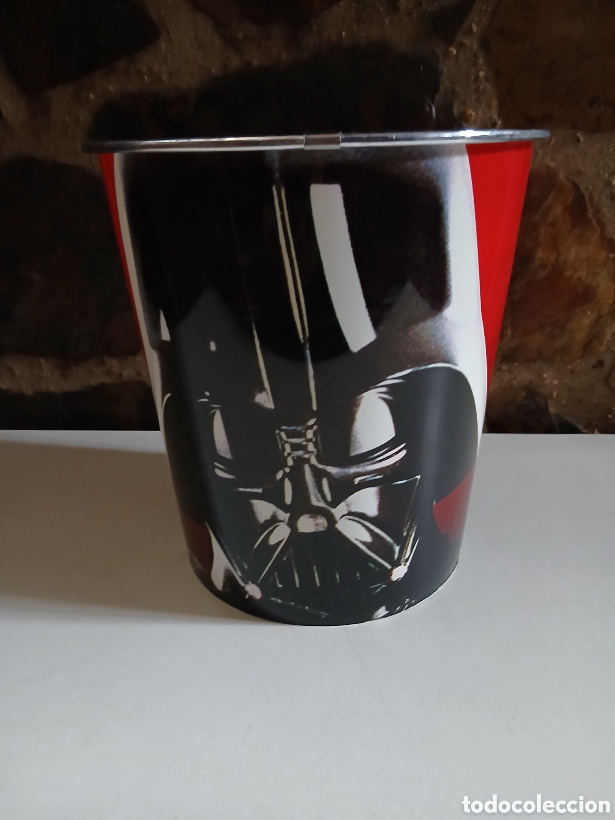 Cine: Papelera con dise&ntilde;o de Star Warsd de Darth Vader