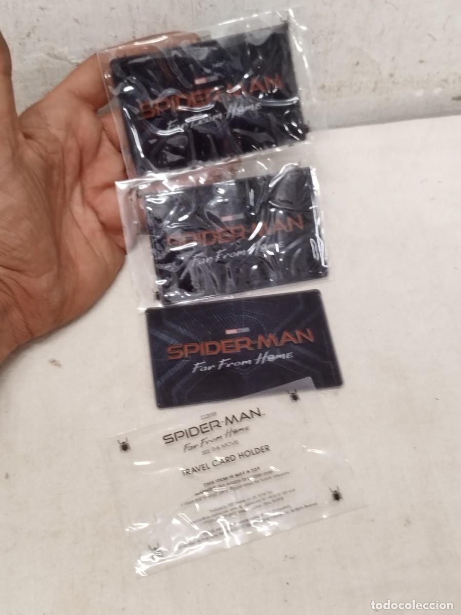 Cine: Tres fundas de tarjeta, tarjetero. Promocional de la pel&iacute;cula Spider-Man: Far From Home.