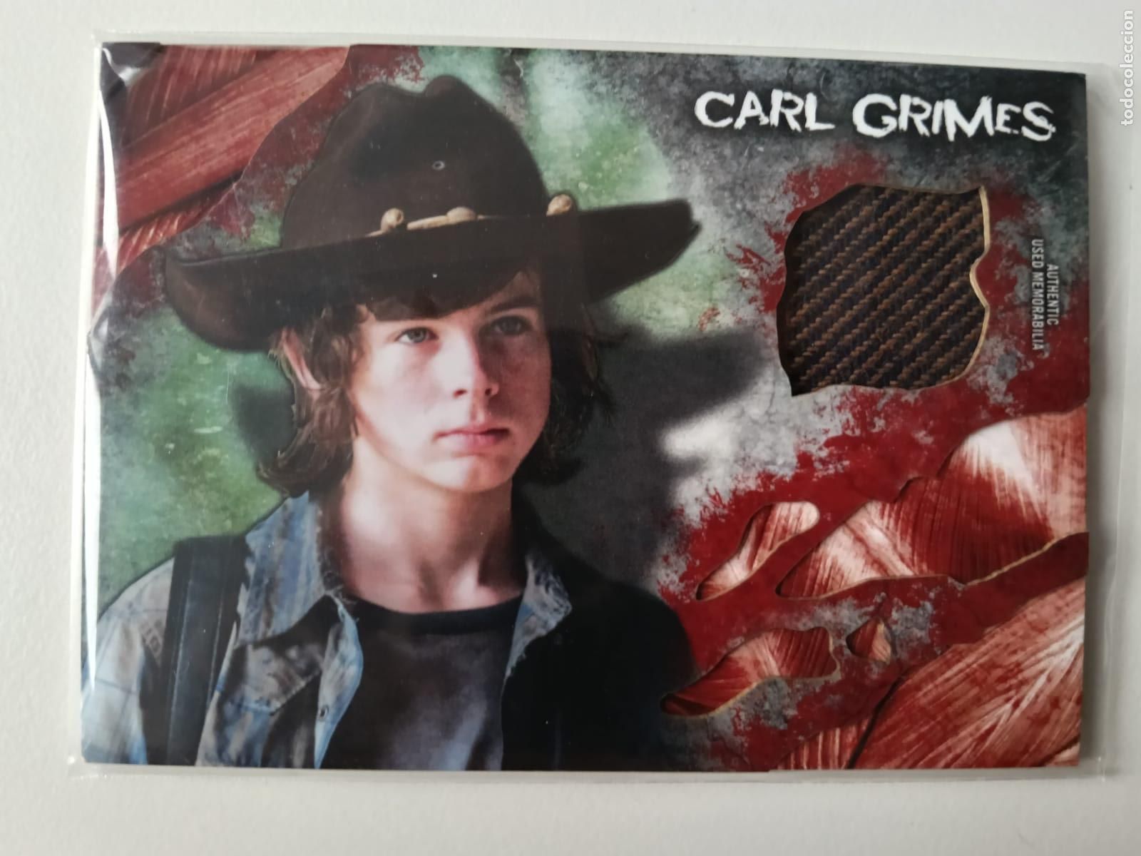Cine: CARD RELIQUIA CAMISA CARL GRIMES - WALKING DEAD - 2016