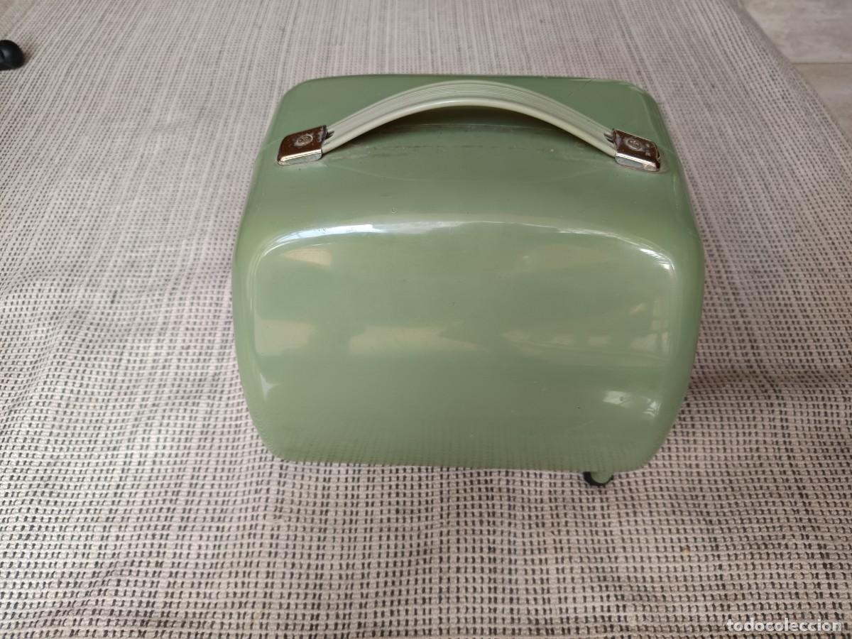 Cine: Antiguo proyector super 8. Specto. 110v?
