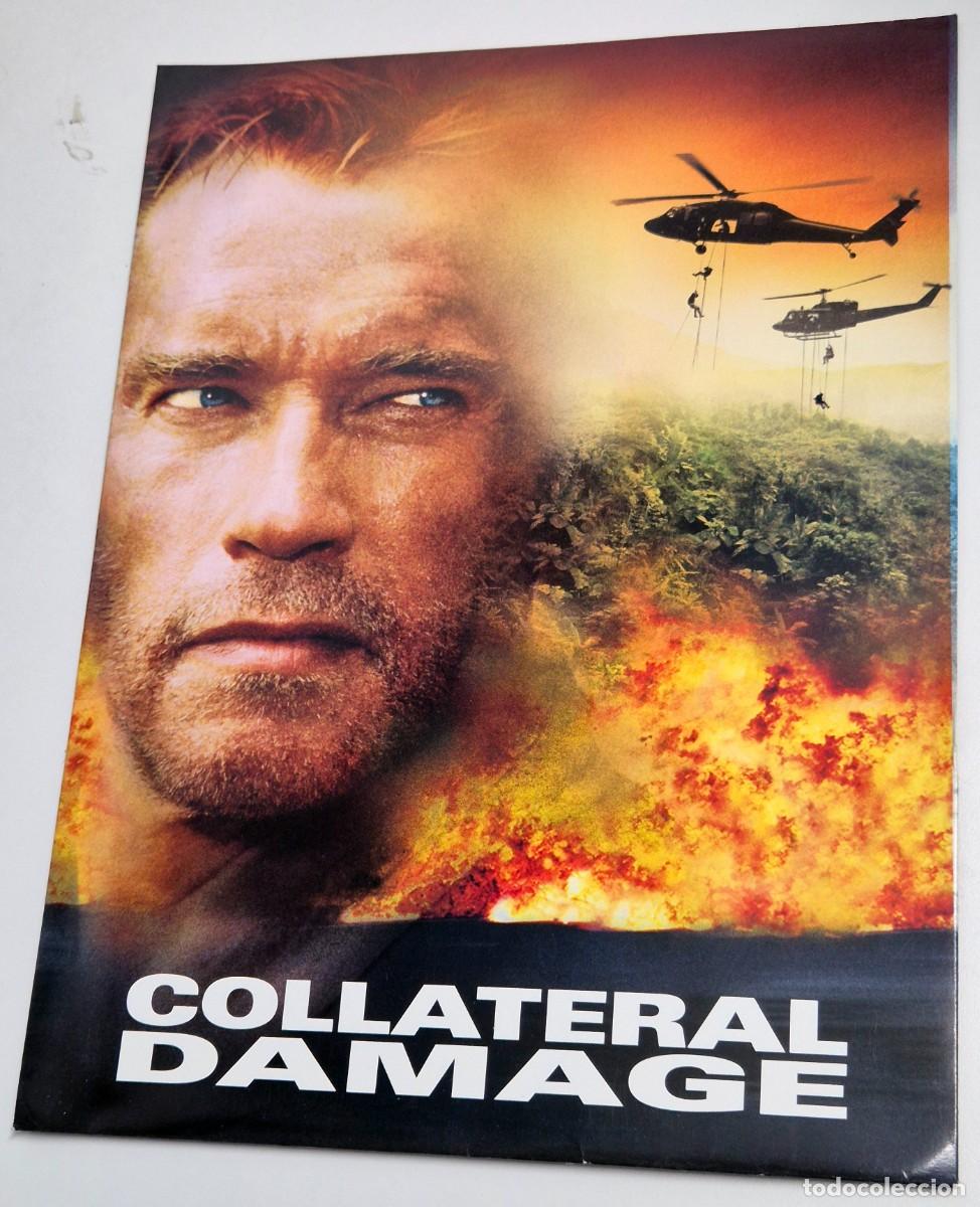 Cine: Da&ntilde;o colateral de Andrew Davis. Carpeta con don dossier de prensa y datos de producci&oacute;n (2002)