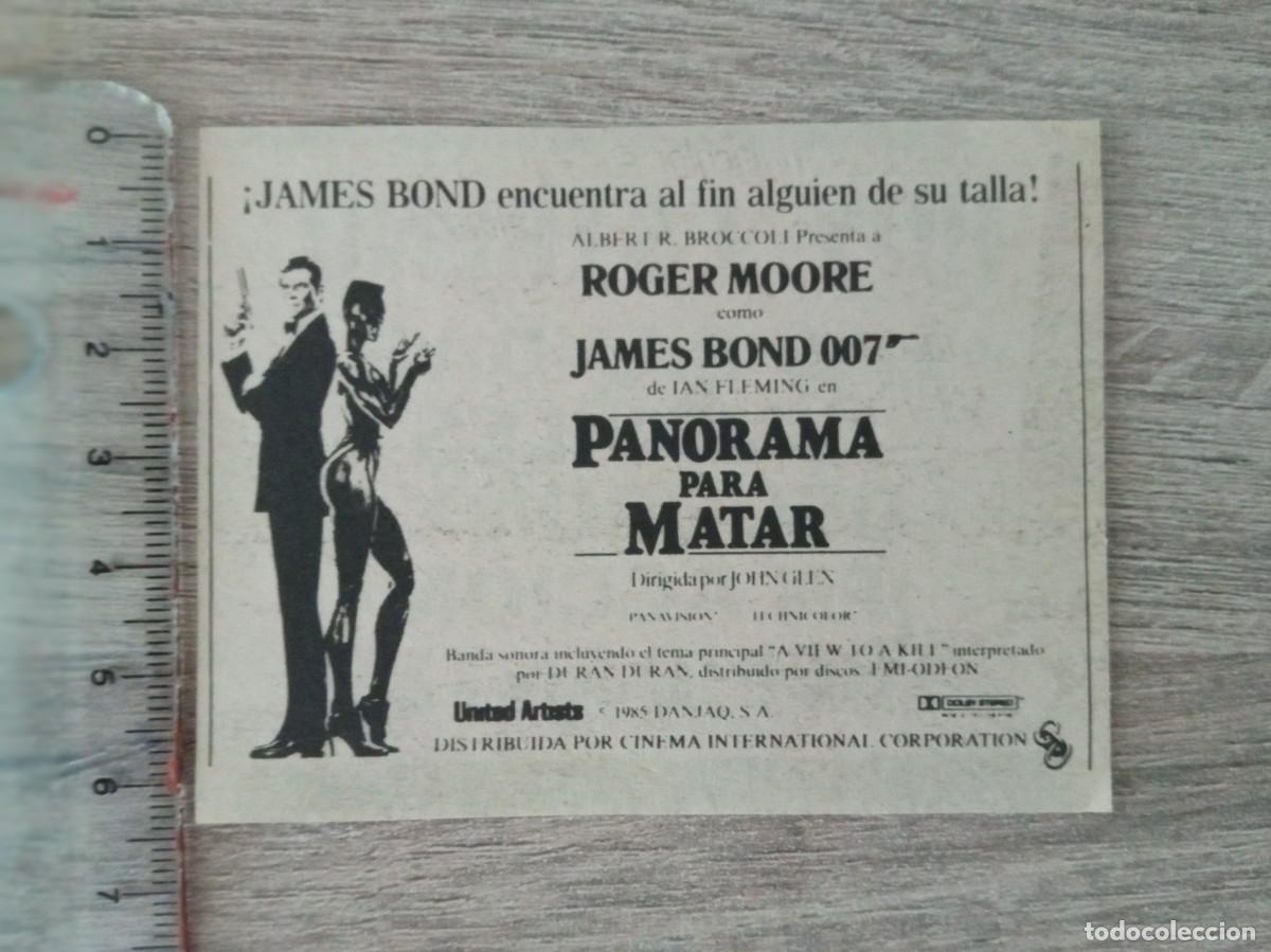 Cine: PANORAMA PARA MATAR, ROGER MOORE, JAMES BOND, PEQUE&Ntilde;O RECORTE DE PERIODICO