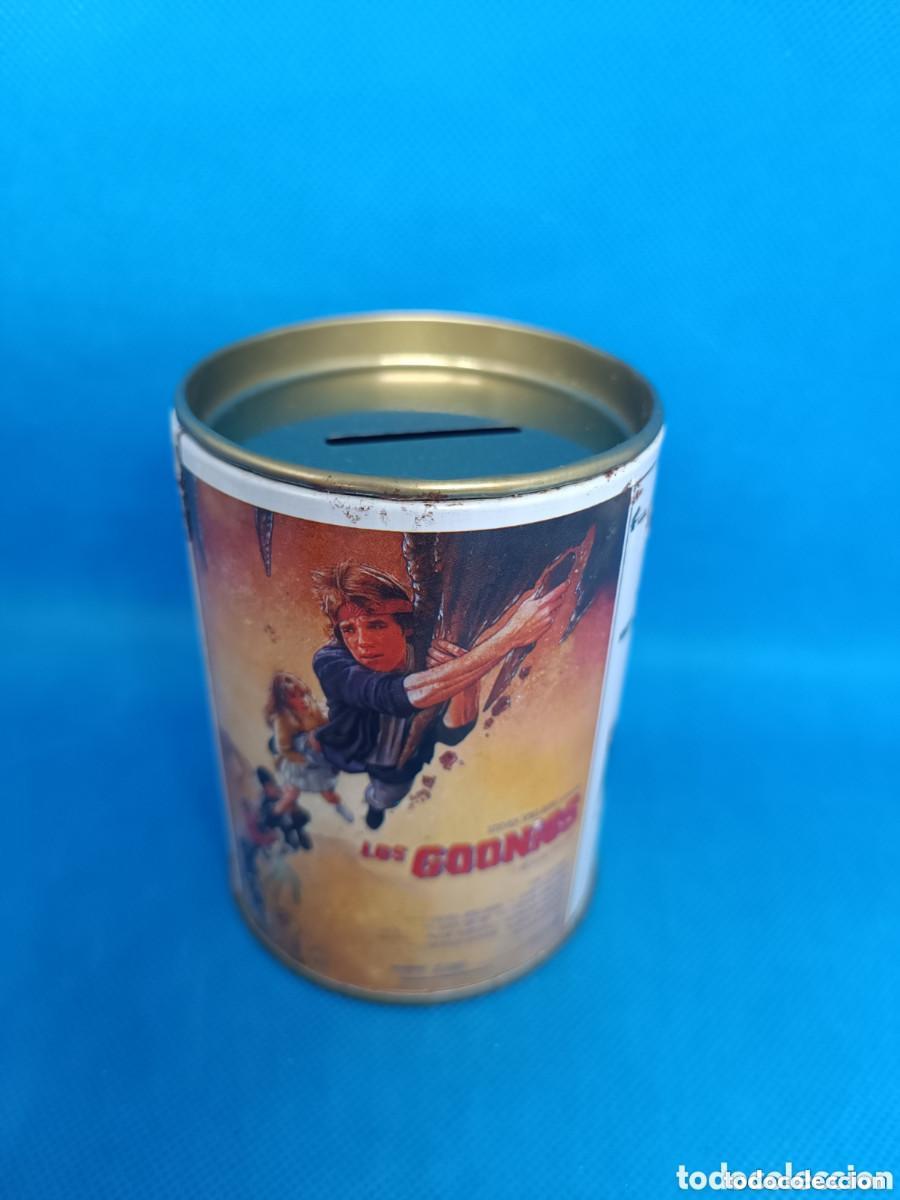 Cin&eacute;ma: Hucha met&aacute;lica Los Goonies Mafalda y Cantinflas el patrullero