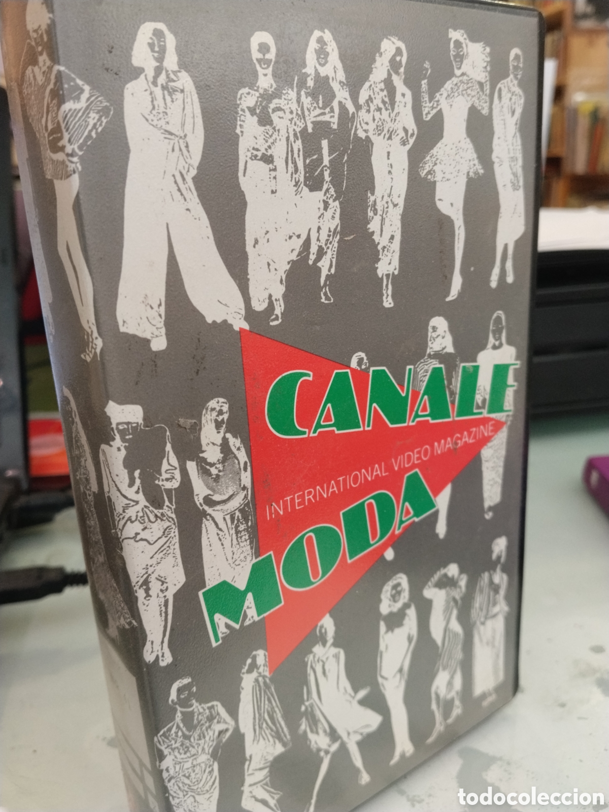 Cine: VHS. Canale Moda. International Video Magazine n. 41