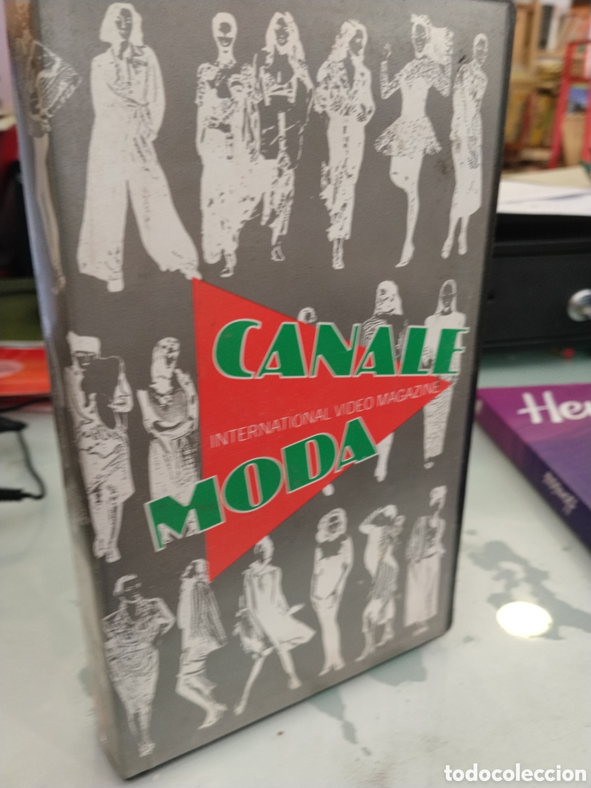 Cine: VHS. Canale Moda. International Video Magazine n. 42
