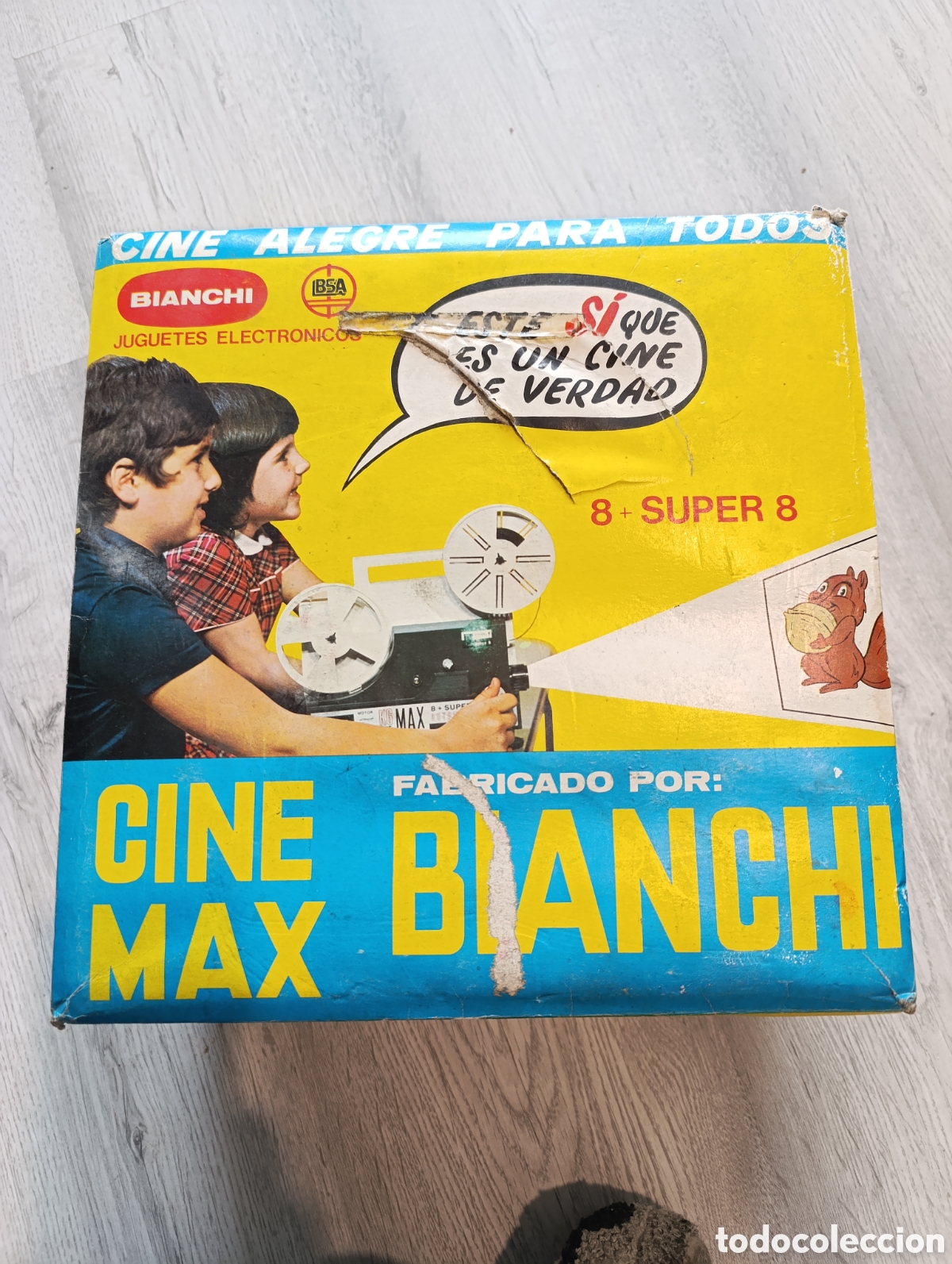 Cine: Proyector vintage Bianchi K6 Cine Max Autom&aacute;tico para pel&iacute;culas 8 mm y Super 8.