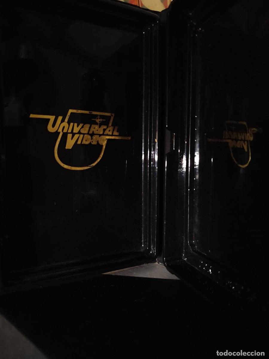 Cine: 39 Universal Video / Caja original VHS