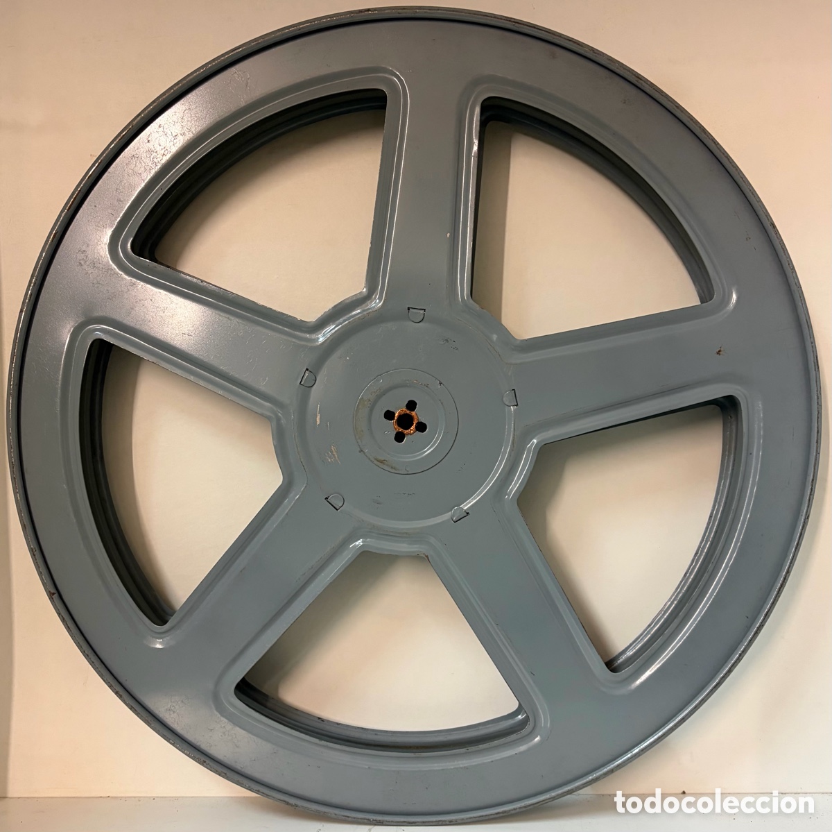 Cine: Lot de 13 BOBINES met&agrave;liques pel&middot;licula 35 mm
