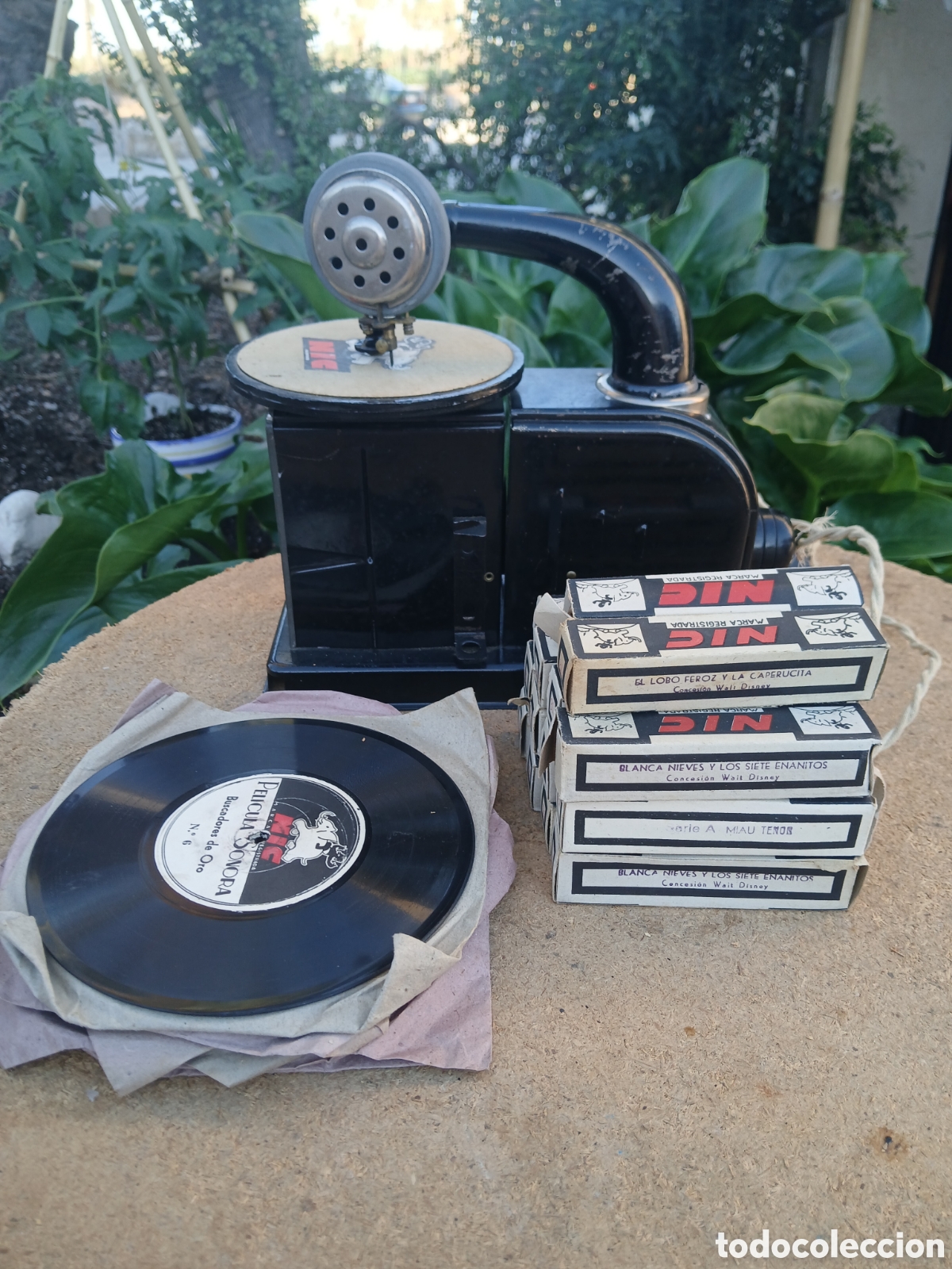 Cine: MAQUINA PROYECTOR CINE NIC SONORO PARA DISCOS Y PELICULAS.