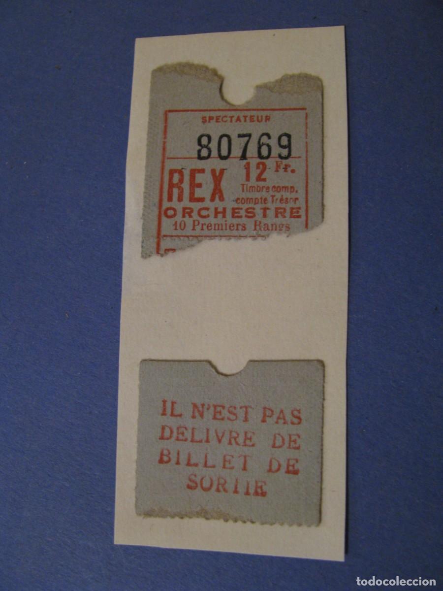 Cine: 2 ENTRADAS PEGADAS A EN PAPEL DE CINE REX. FRANCIA? - Foto 1