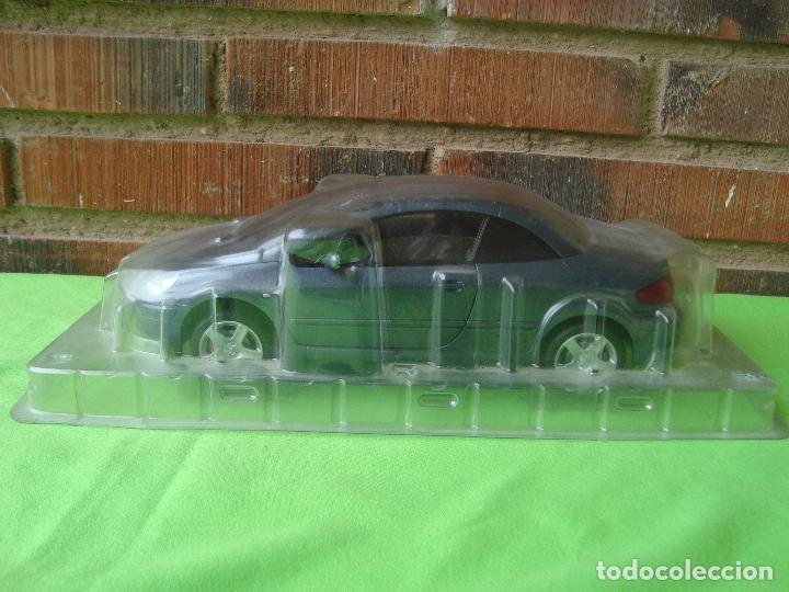 Voiture Miniature PEUGEOT 307 CC 1/18 - Marque Solido (Occasion, Manque Logo Arrière)