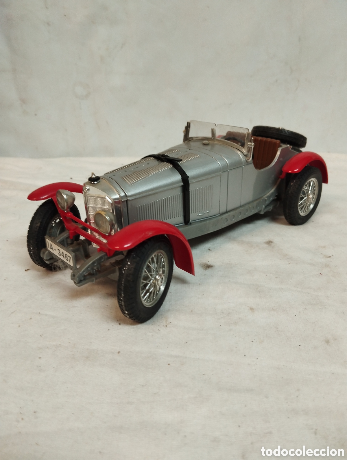 Coches a escala: Mercedes cl&aacute;sic de Burago - Foto 1