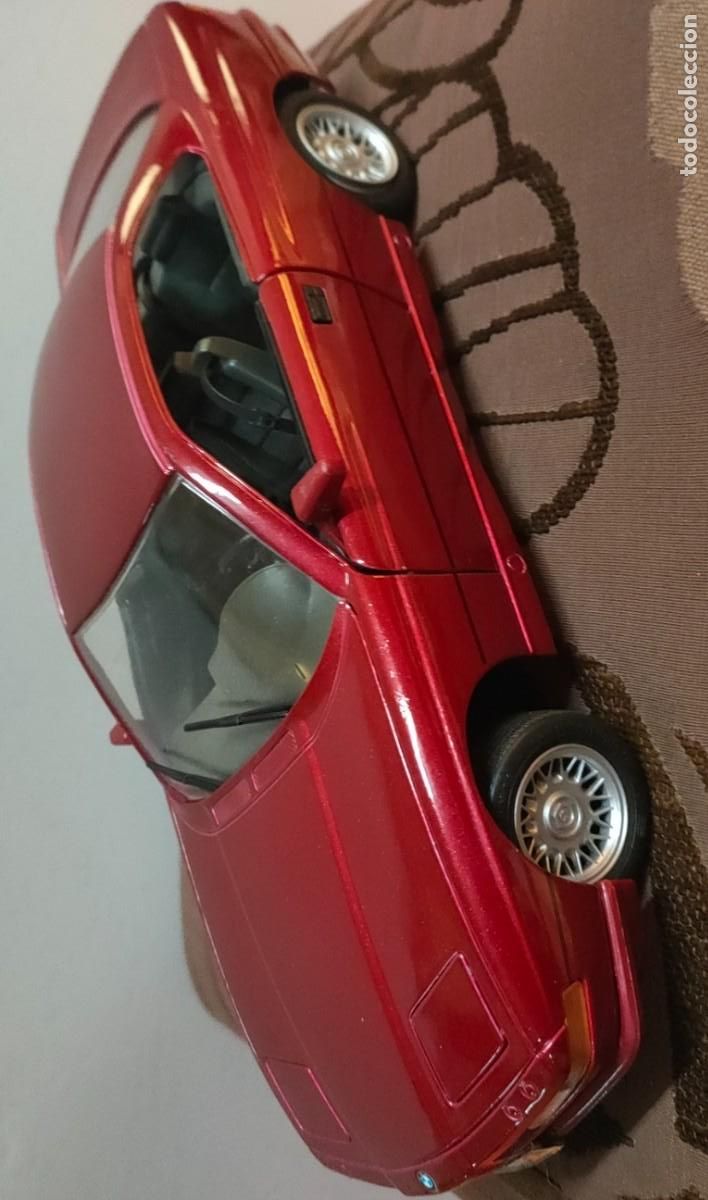 Voitures &agrave; l'&eacute;chelle: BMW 850i COUPE serie 8 (E31) 1990 escala 1:18 granate