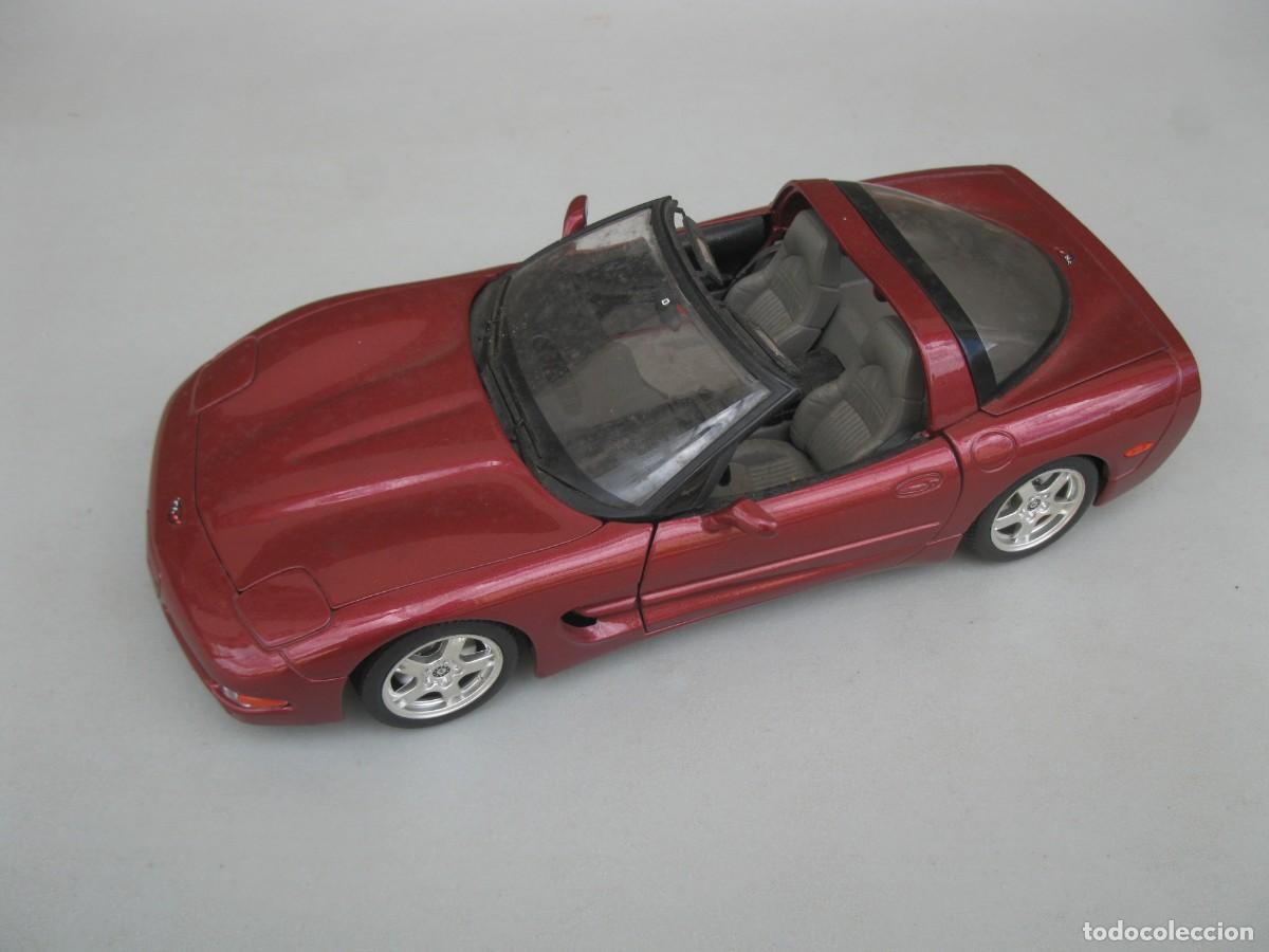 Auto in scala: CHEVROLET CORVETTE C5 1997 - BURAGO - ESCALA 1/18.
