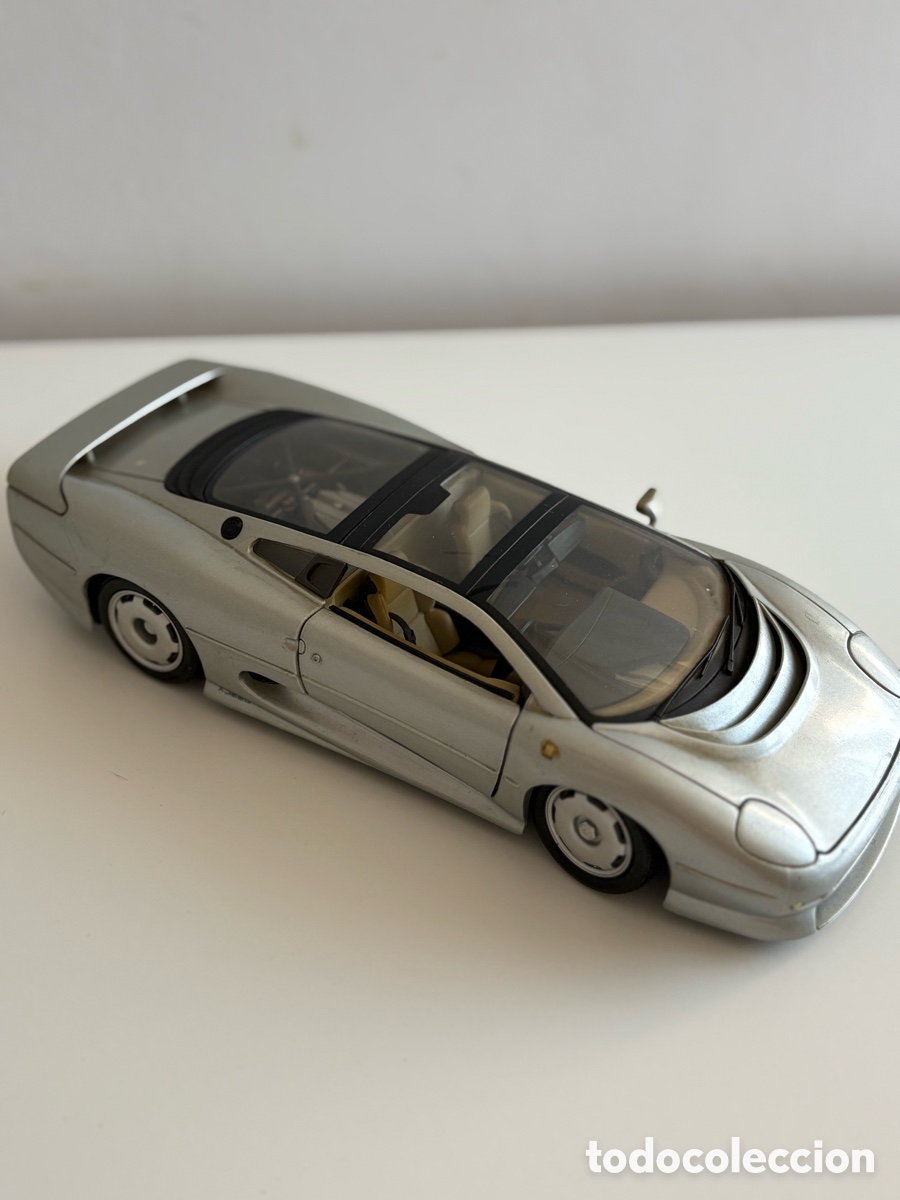 Coches a escala: Jaguar XJ220 Maisto 1:18