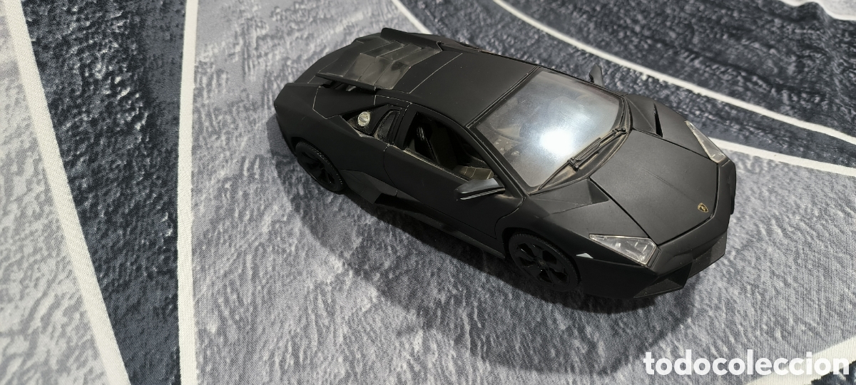 Coches a escala: LAMBORGHINI REVENT&Oacute;N ESCALA 1/18