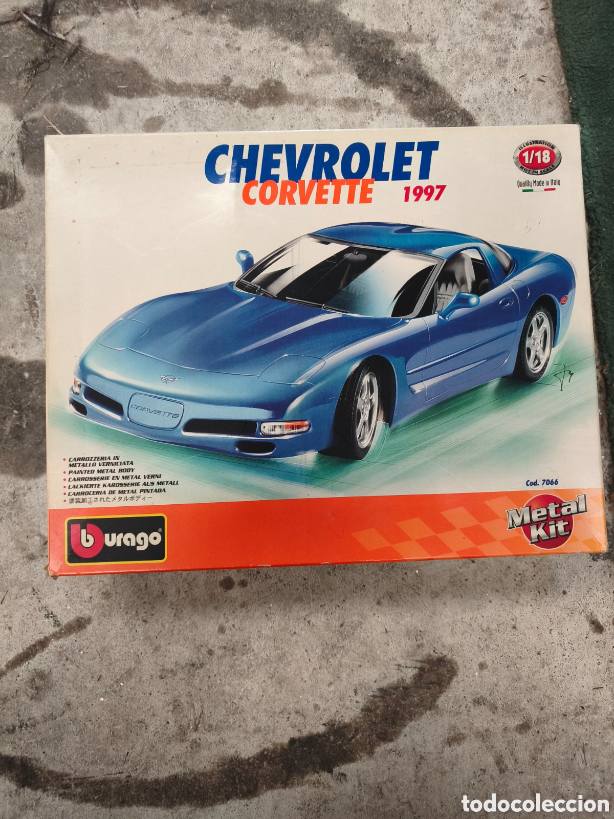 Coches a escala: maqueta para armar Chevrolet Corvette (A&ntilde;o 1997) de la prestigiosa marca italiana Bburago, a escala