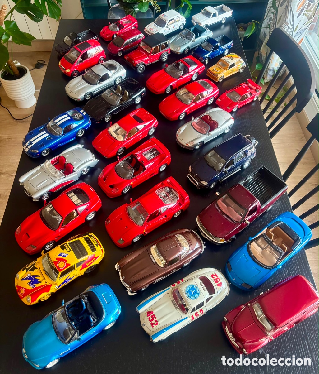 Coches a escala: Colecci&oacute;n 30 coches Bburago 1:18