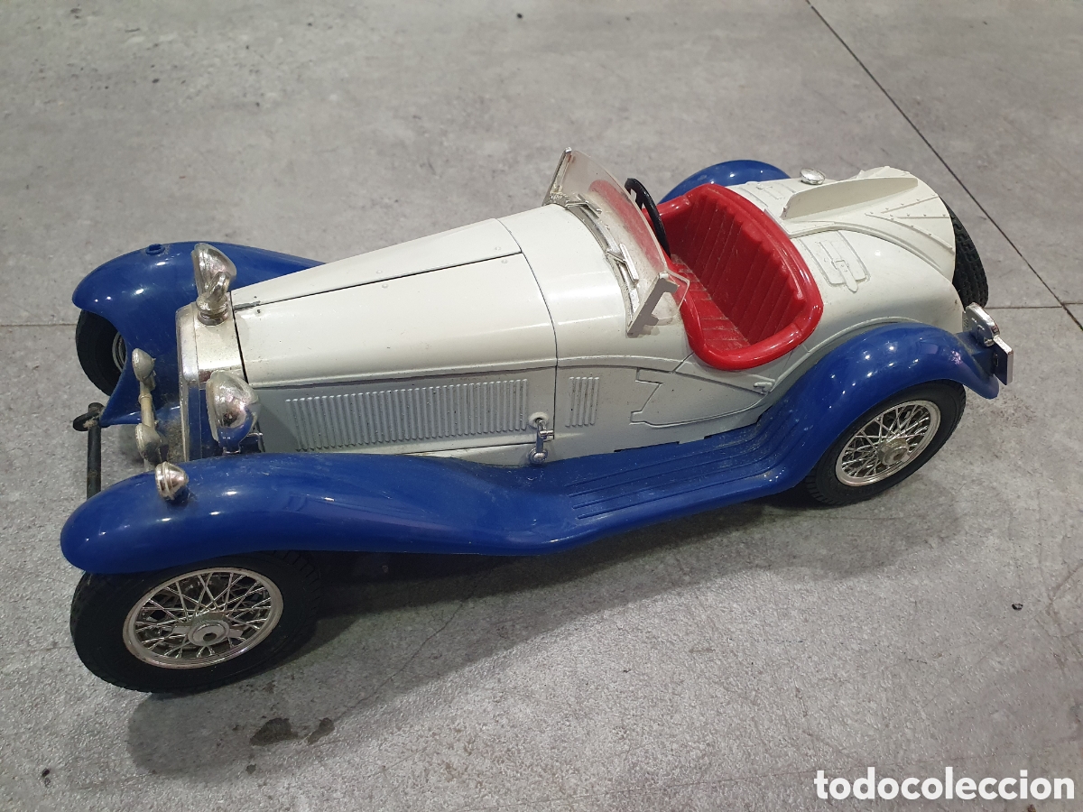 Coches a escala: Alfa Romeo 2300 Spider. Burago 1/18. (L132)